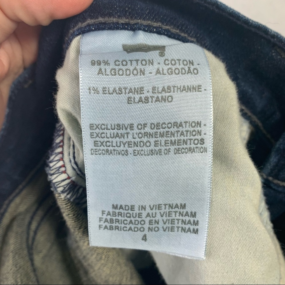 Levi’s 515 Cuffed Capris - Picture 6 of 14